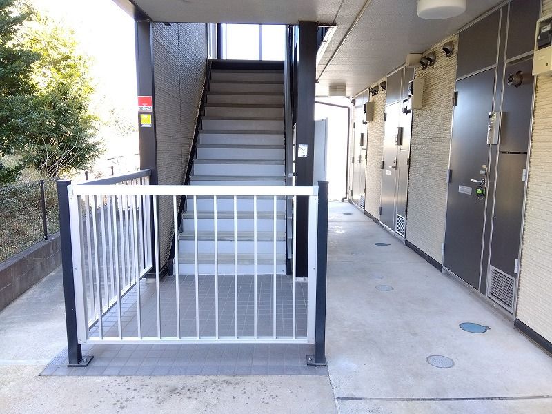 レオパレス萬　壹番館 エントランス