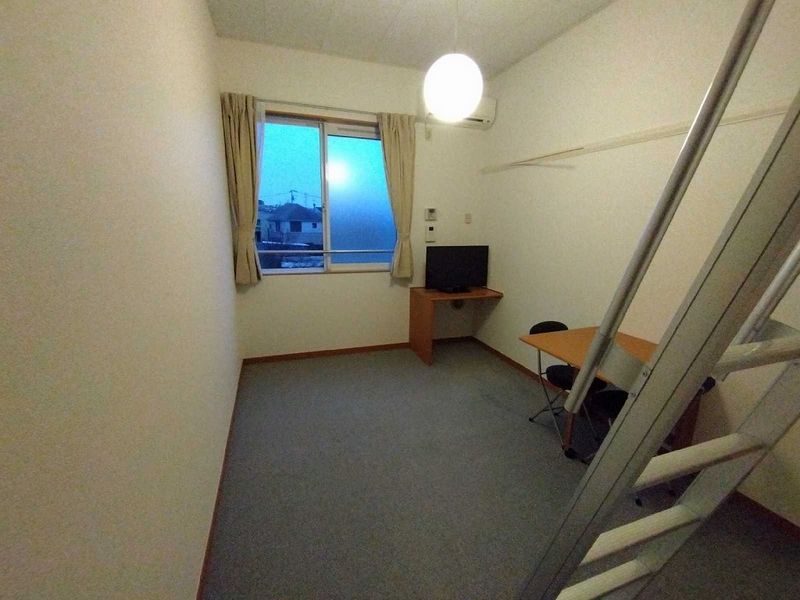 レオパレス世田谷 居間