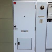 レオパレス天川 玄関