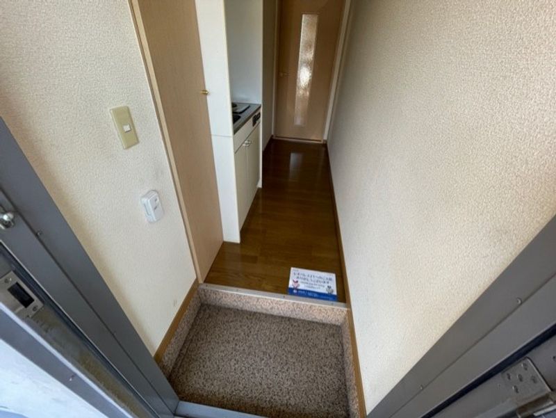 レオパレスフェリス 玄関