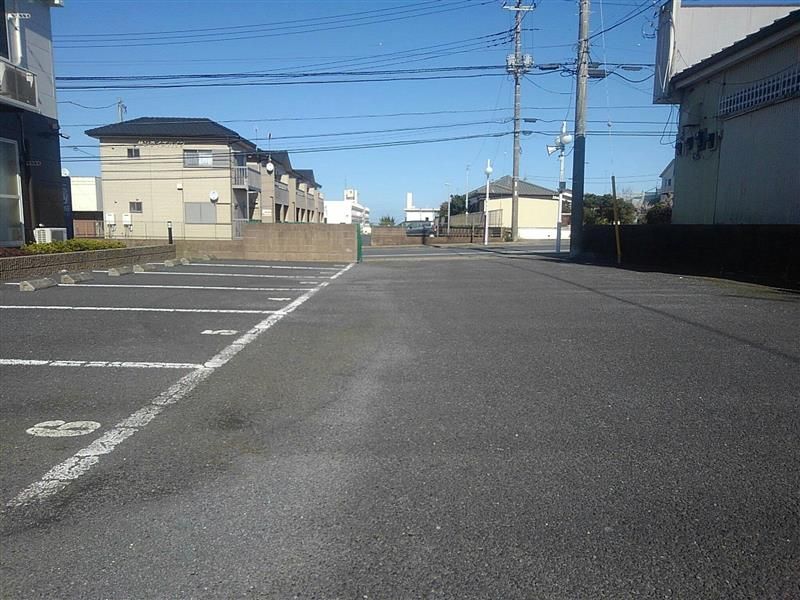 レオパレスデューネ 駐車場