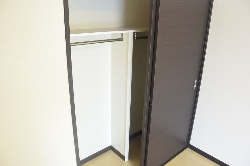 レオネクストカルミア 収納