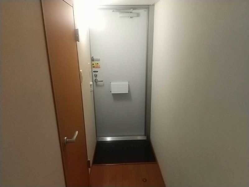 レオパレスカームＹＯＳＨＩＤＡ 玄関