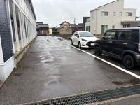 レオパレスチアフル　プレイン 駐車場