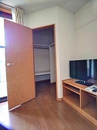 レオパレスＣａｍｅｌｌｉａ池袋 収納