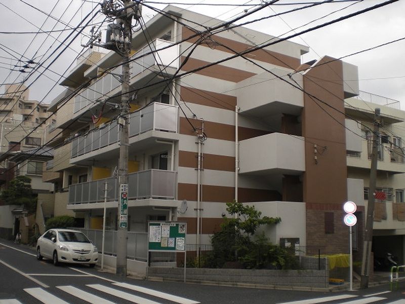 レオパレスカサ　リリオ 外観