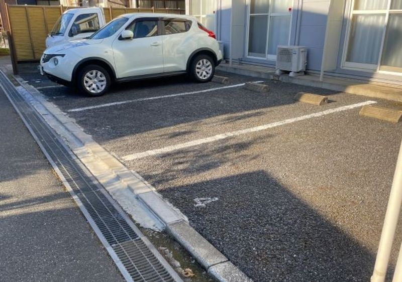 レオパレスアルタ 駐車場