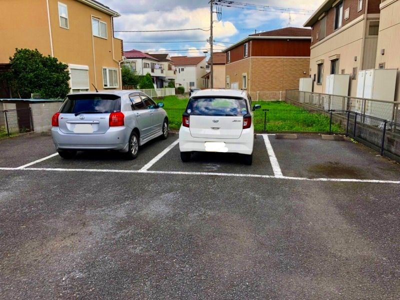 レオパレスサージュ　はまの 駐車場