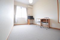 レオパレスシャトーレ　雅 居間