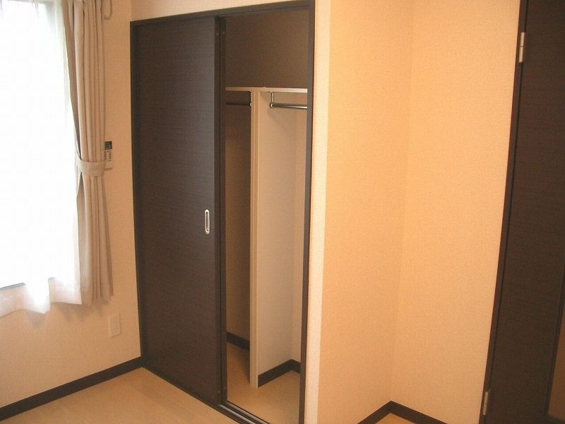 レオネクストアメニティー清水 収納