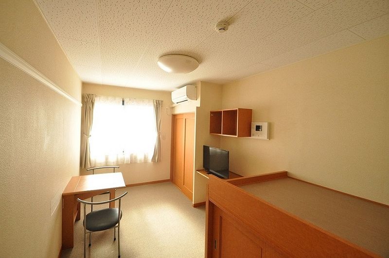 レオパレスハーモニーガーデン 居間