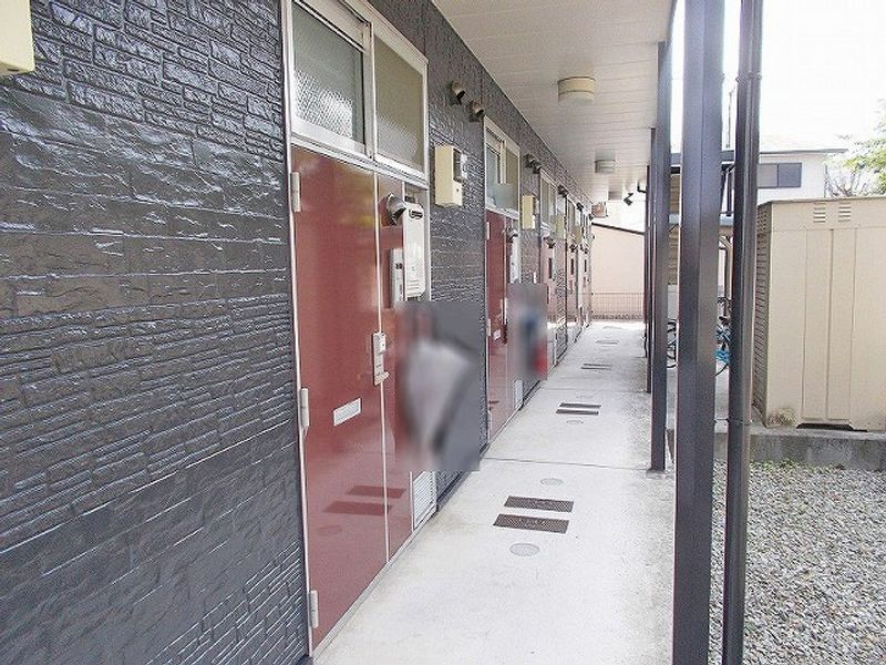レオパレスきたじま３番館 玄関