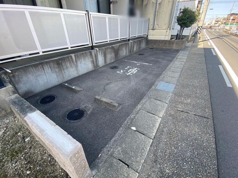 leopalace Y Urasato Parking lot