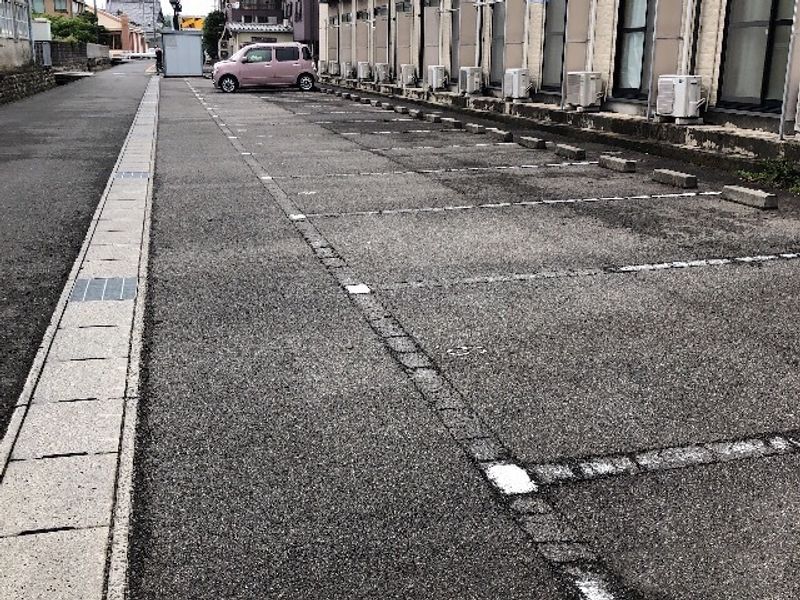 レオパレスミノール 駐車場