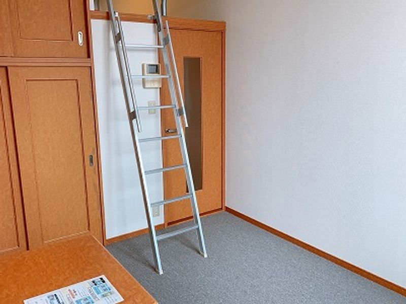 レオパレスいづみ 寝室
