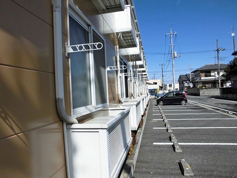 レオパレスアルファ 駐車場