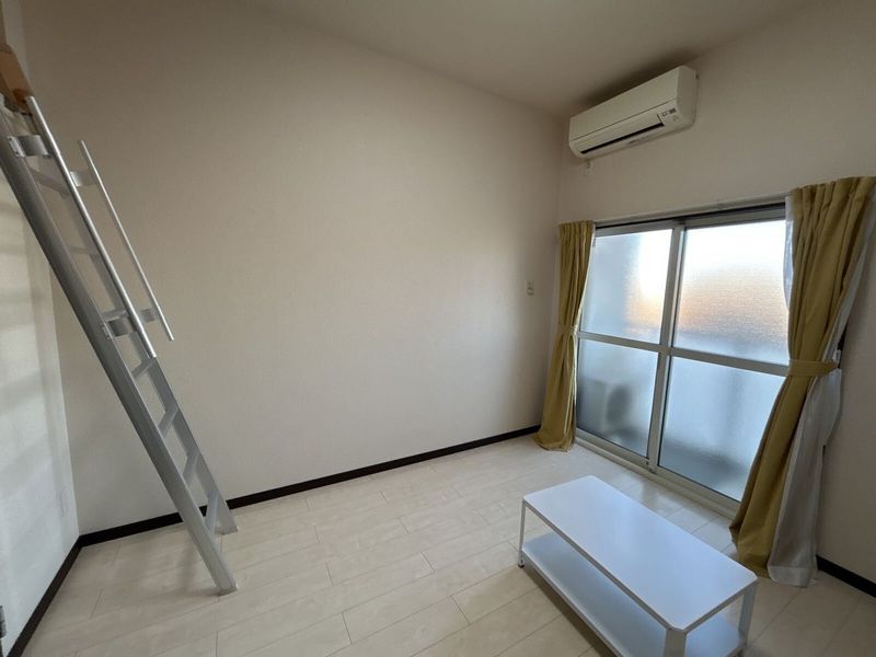 LEONEXT Chrysans Living room