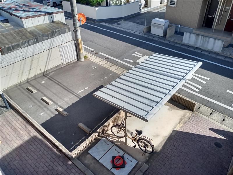 レオパレスサントラピーノ 駐車場
