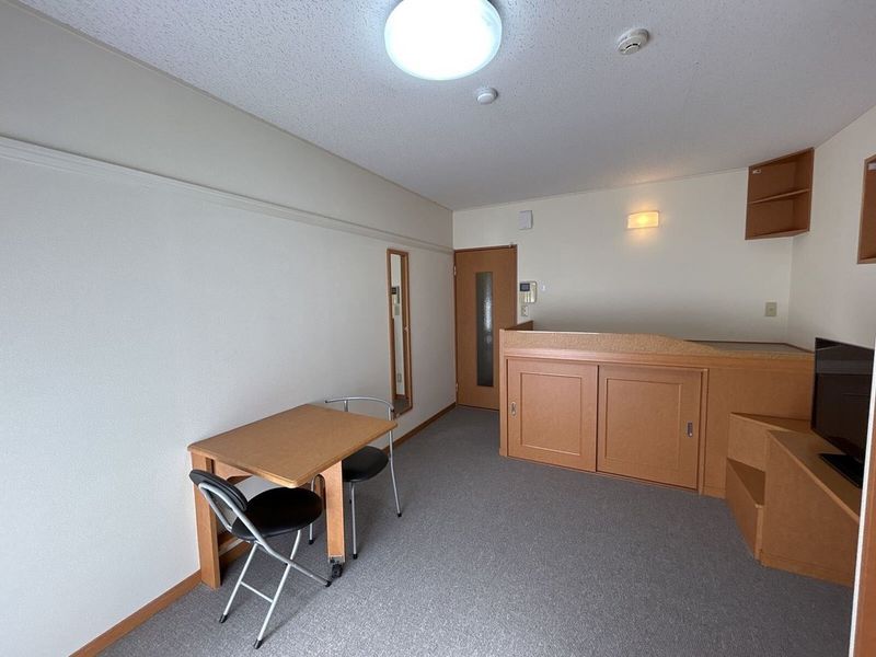 レオパレスノーブル 居間