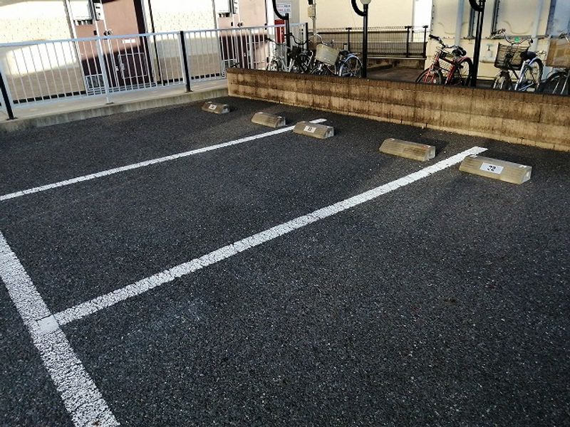 レオパレスセカンド 駐車場