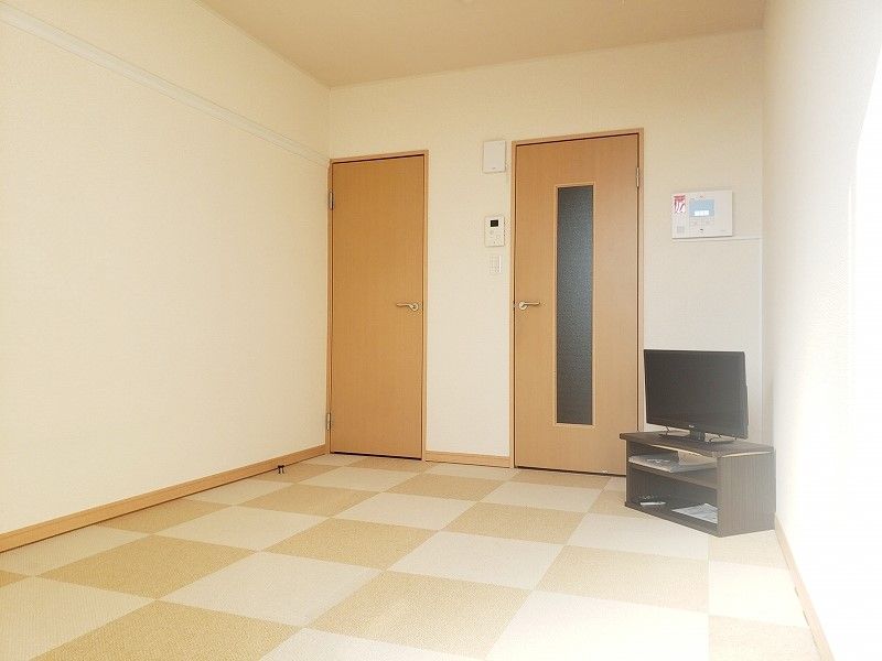 レオパレス夢咲 居間