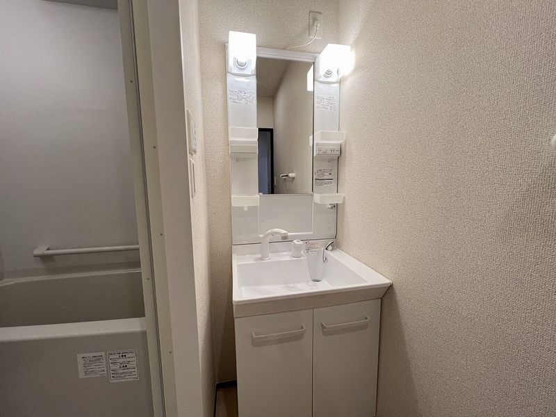 CLEINO MARUMI Bồn rửa mặt