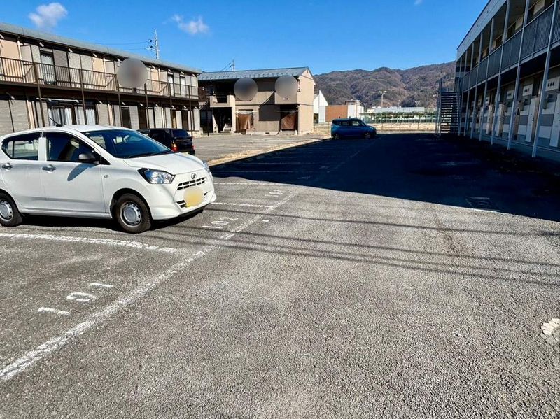 レオパレスメゾン伊東Ｃ 駐車場