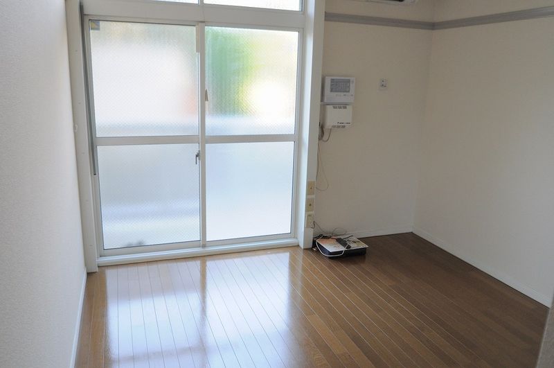 レオパレス千日一丁目 居間