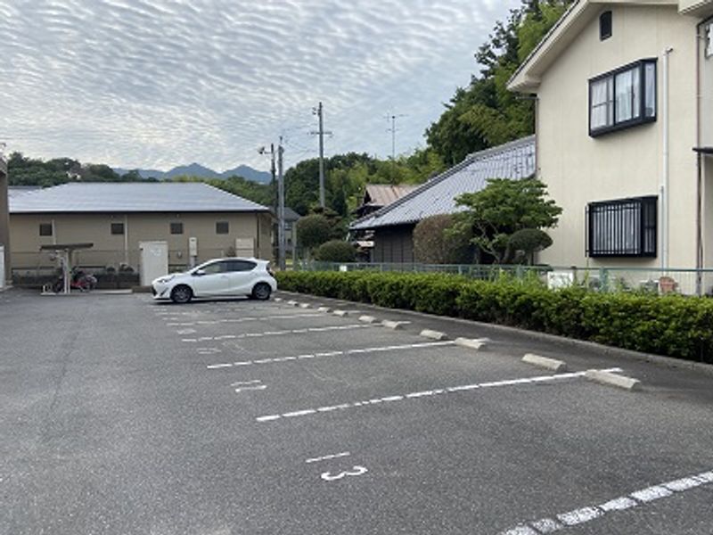 レオネクスト宮島 駐車場
