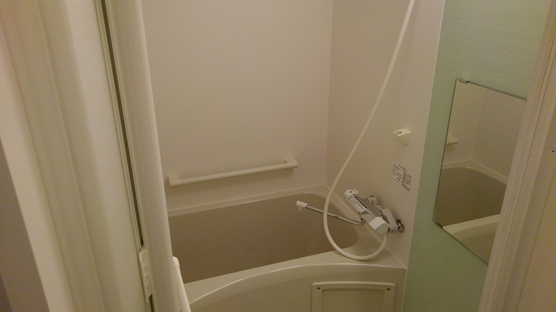 CLEINO Lisierre II Bathroom