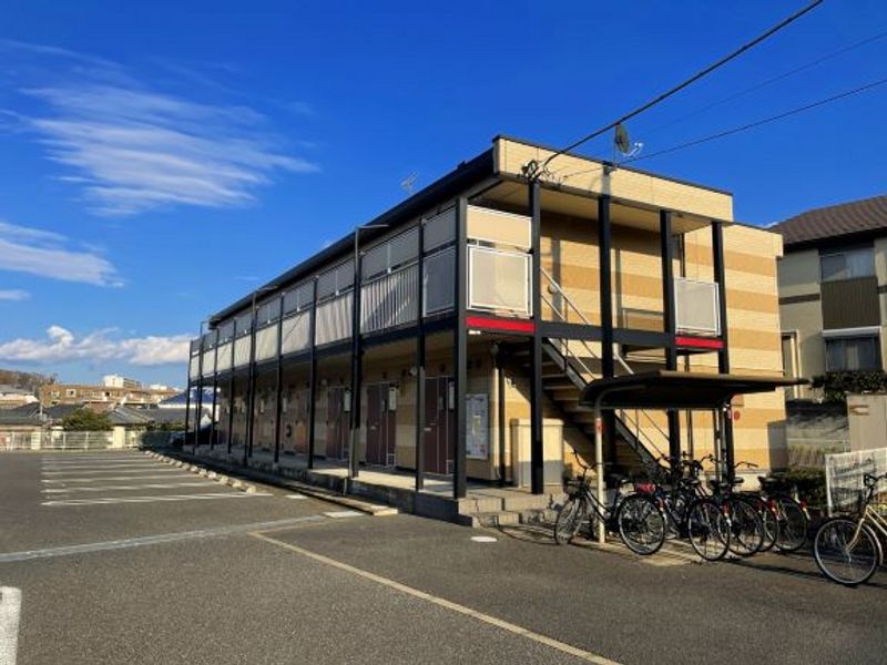 レオパレスカーサーセン 駐車場