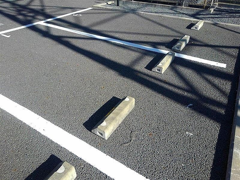 レオネクストラフィネあたご 駐車場