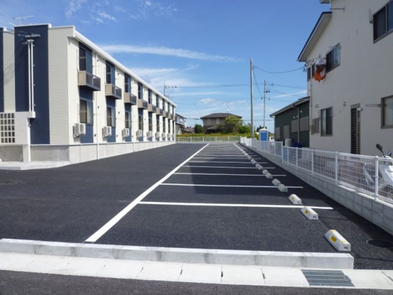 レオネクスト冠　リバー 駐車場