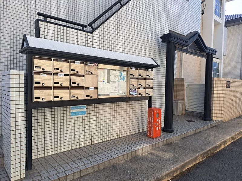 レオパレス豊橋 エントランス