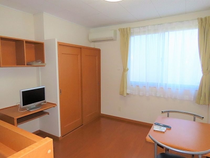 レオパレス大塚 居間