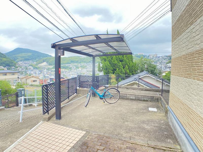 レオパレスドムール上小島 バルコニー