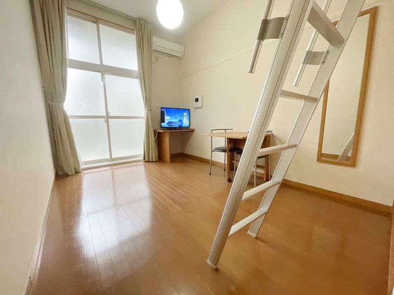 レオパレスグレイト 居間