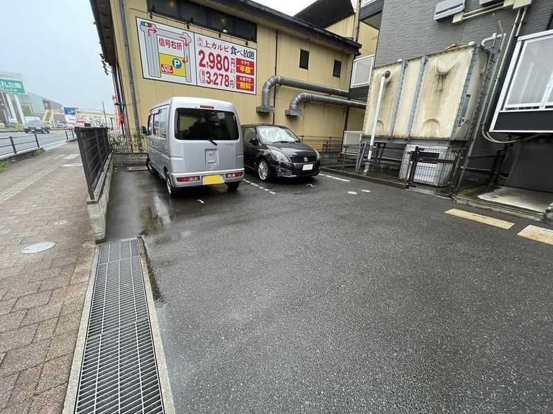 レオパレス凛凛 駐車場