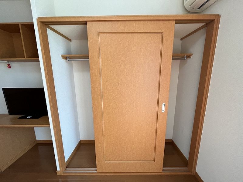 レオパレス二田 収納