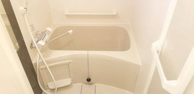 CLEINO Anterese Bathroom