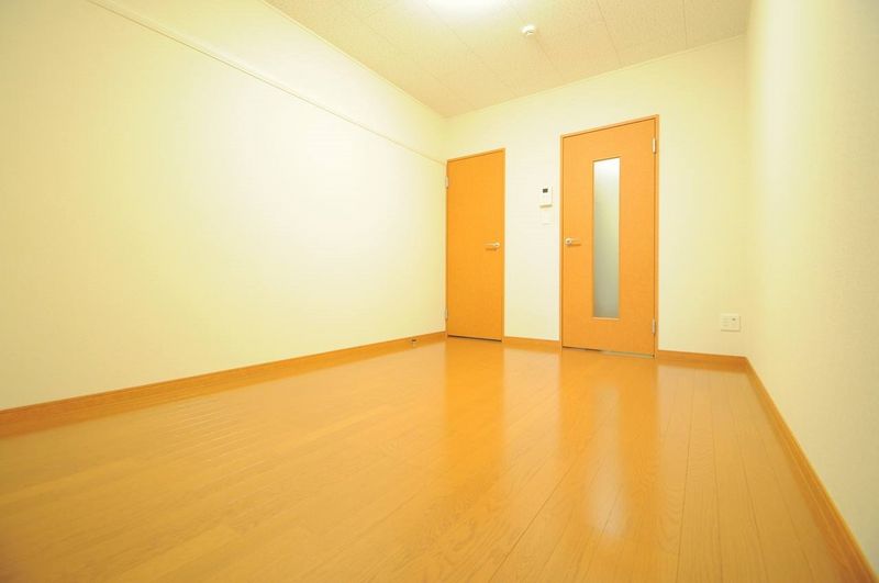 レオパレス立林 居間