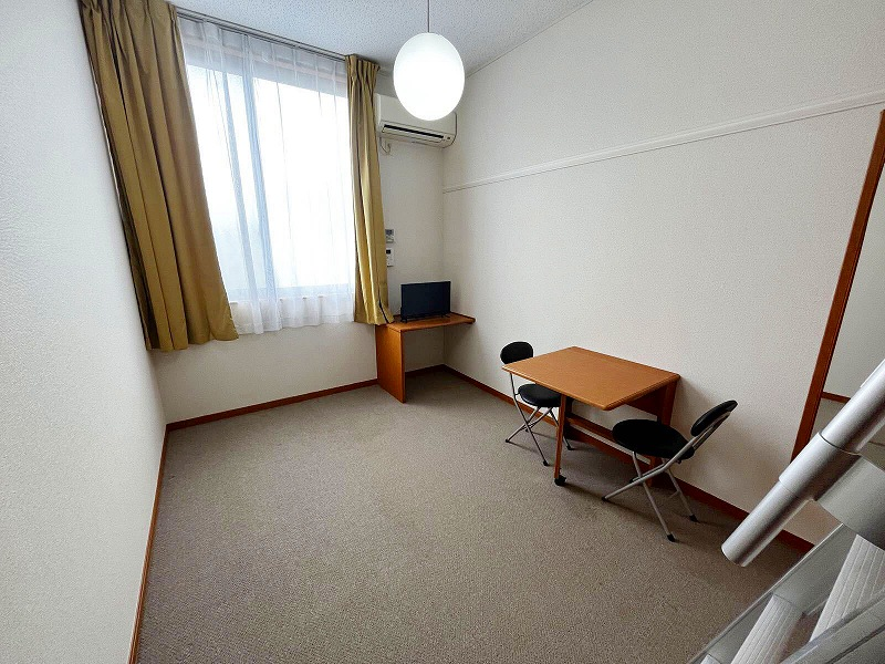 レオパレスＳｕｎｓｅｔＲｏｏｍ 居間