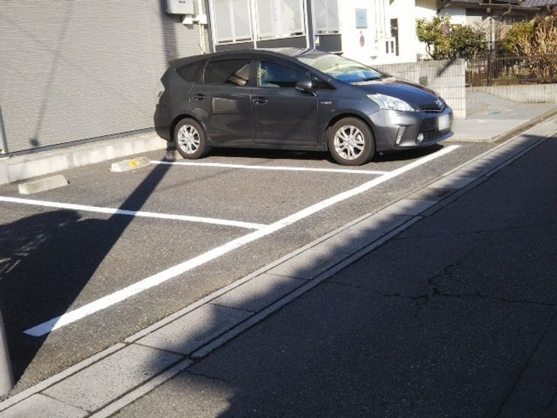 レオパレス与野アムール 駐車場