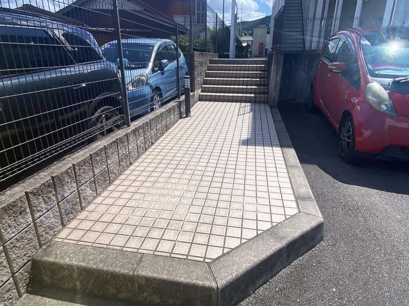 レオネクストツインクルしだみＡ エントランス