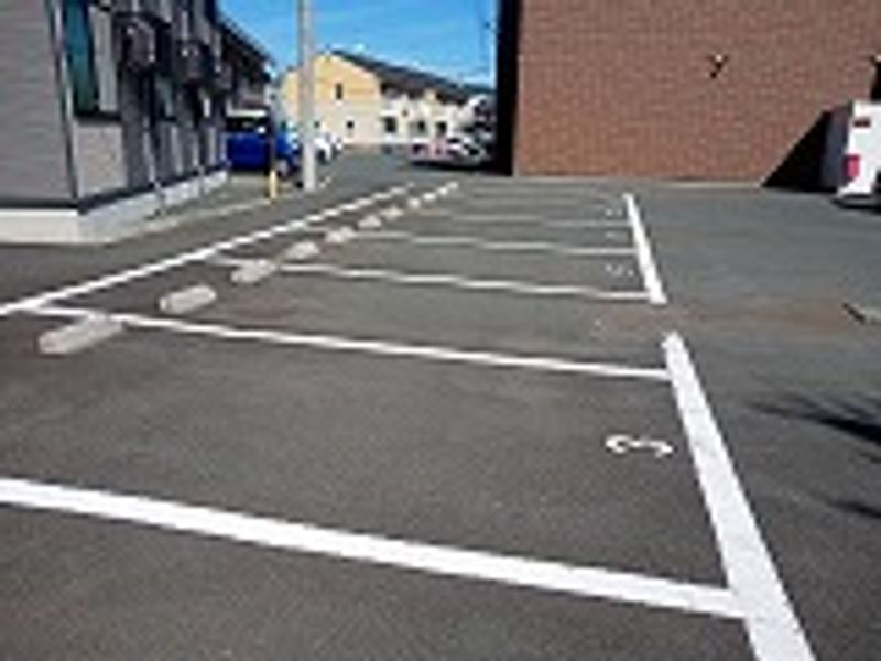 レオパレス第３仙北駅前 駐車場