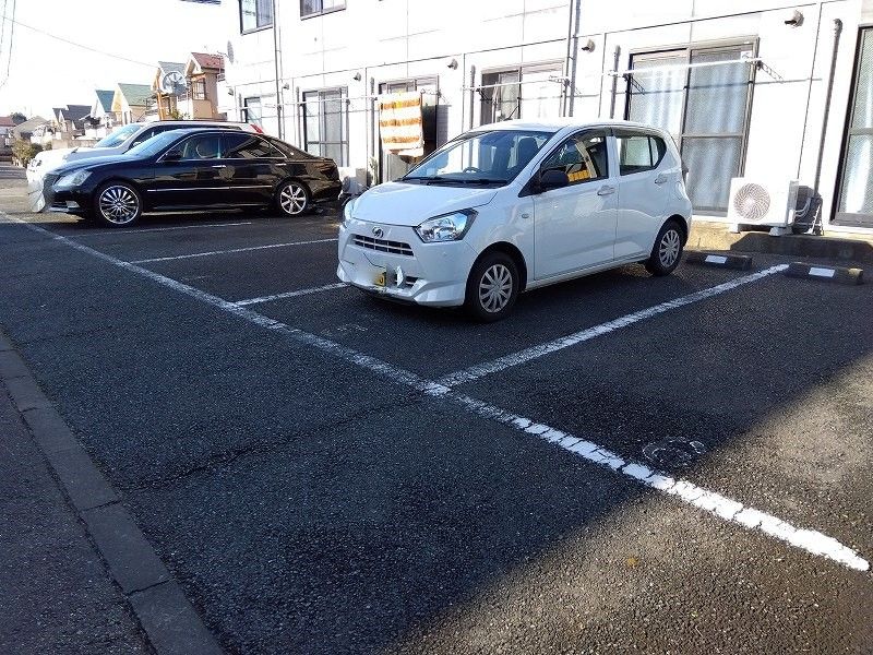 レオパレスＯＷＬ並木 駐車場