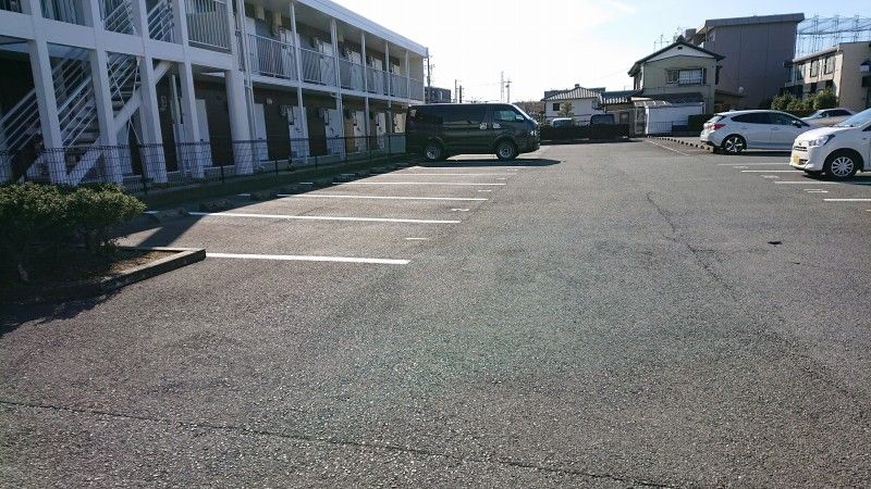 レオパレス三ノ輪東 駐車場