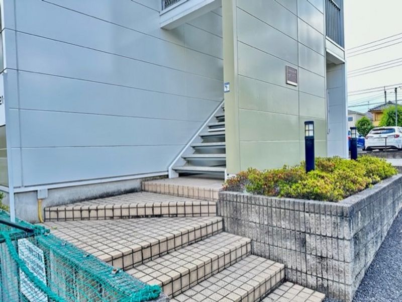 レオパレスボンジュール エントランス