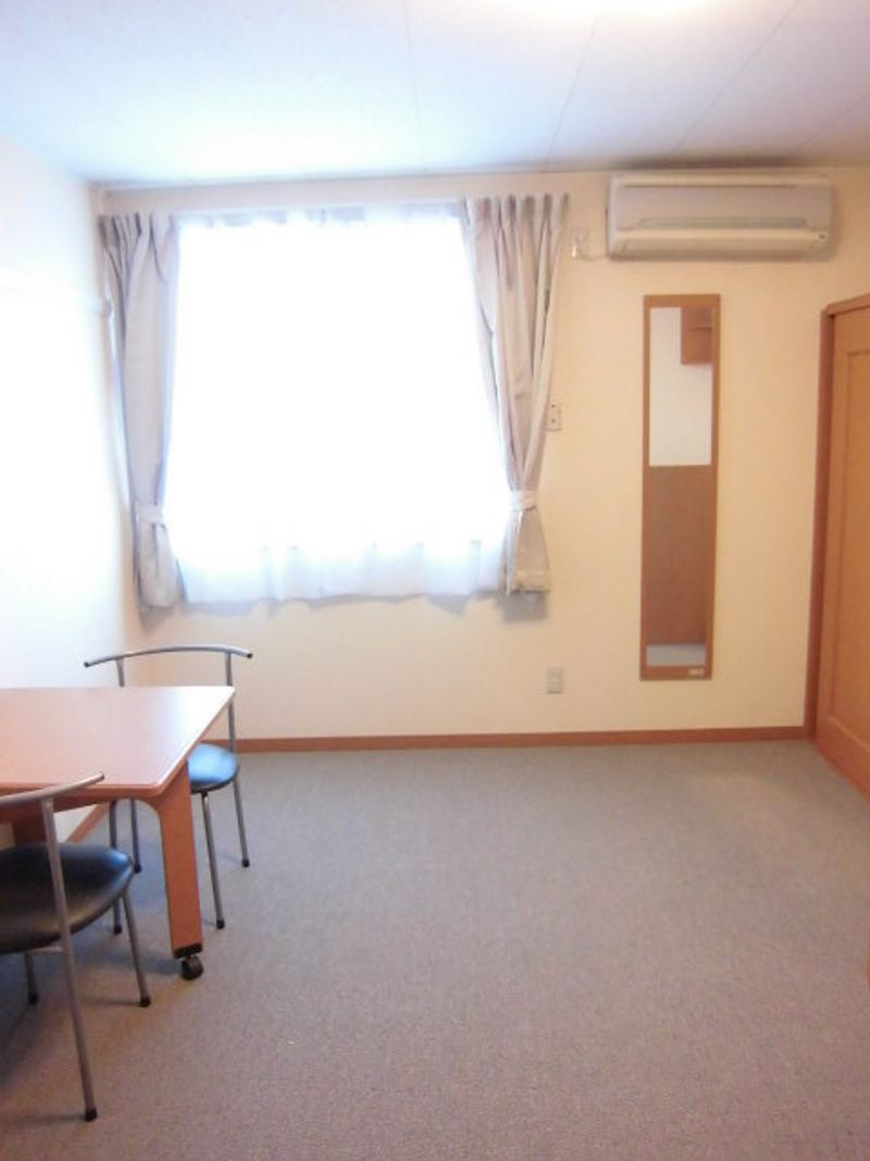 レオパレスウィル５５ 居間