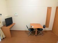 レオパレスジュネス紫原 居間
